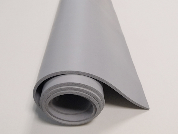 革新轻量化未来：高性能液态硅胶发泡设备解决方案